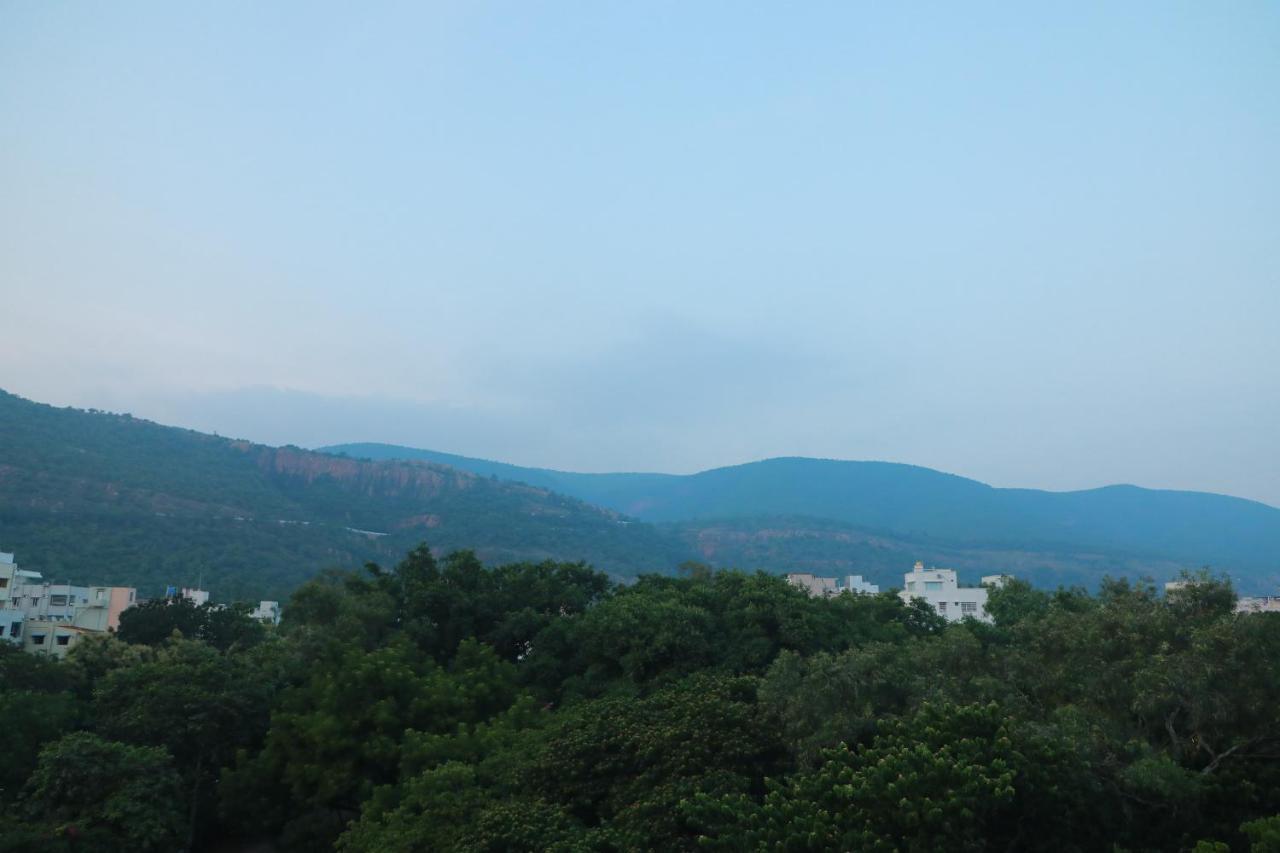 Hill View Paradise - 2Bhk'S & Rooms - A Golden Group Of Premium Home Stays - Tirupati Exterior foto